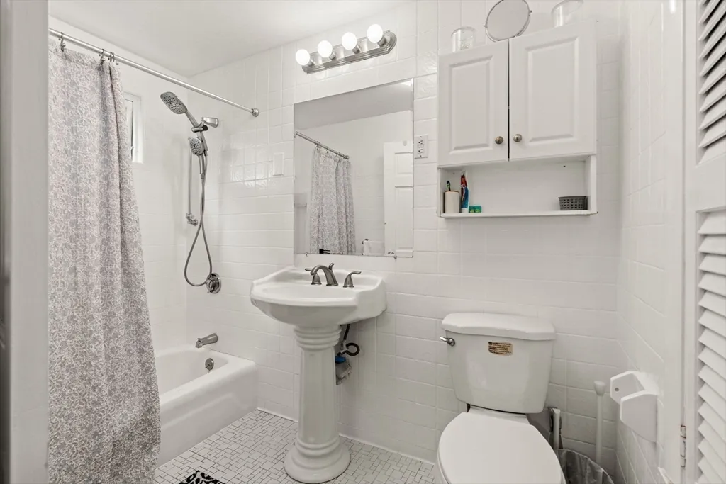 4 bed, 2 bath apartment for rent at 48 Tapped St, West Everett — photo 16 of 24