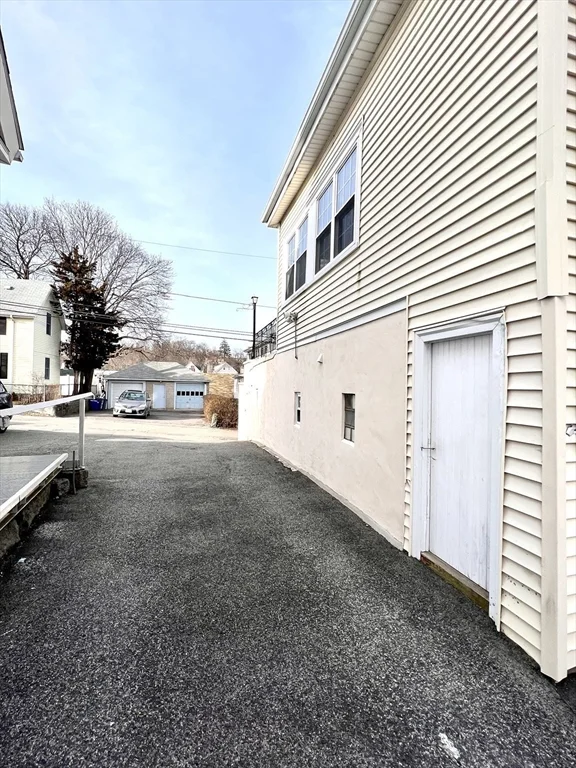 2 bed, 1 bath apartment for rent at 48 Town Hill St Unit 1, Quincy — photo 9 of 10