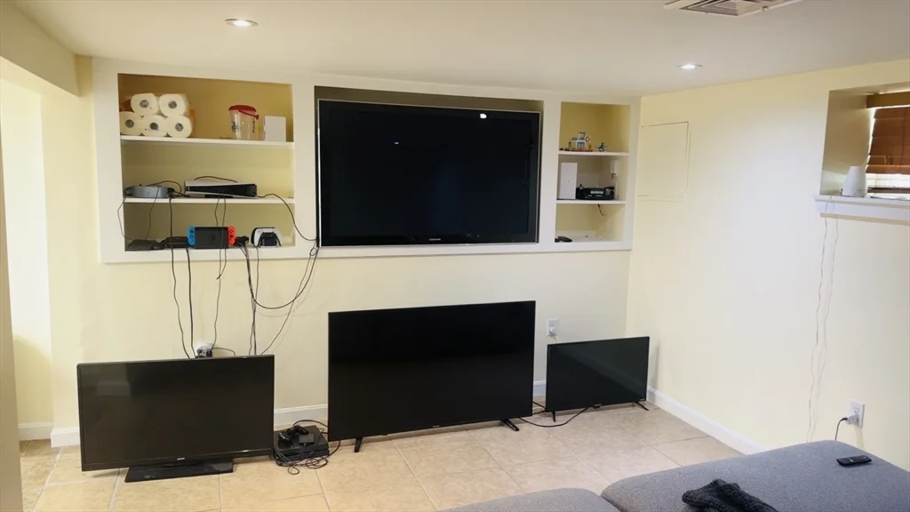 2 bed, 1 bath apartment for rent at 48 Trapelo Unit 1A, Brighton — photo 5 of 16