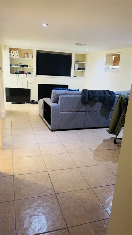 2 bed, 1 bath apartment for rent at 48 Trapelo Unit 1A, Brighton — photo 3 of 16