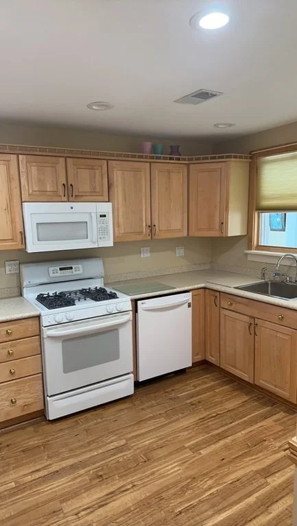 4 bed, 2 bath apartment for rent at 48 Trapelo Unit 2, Brighton — photo 4 of 30