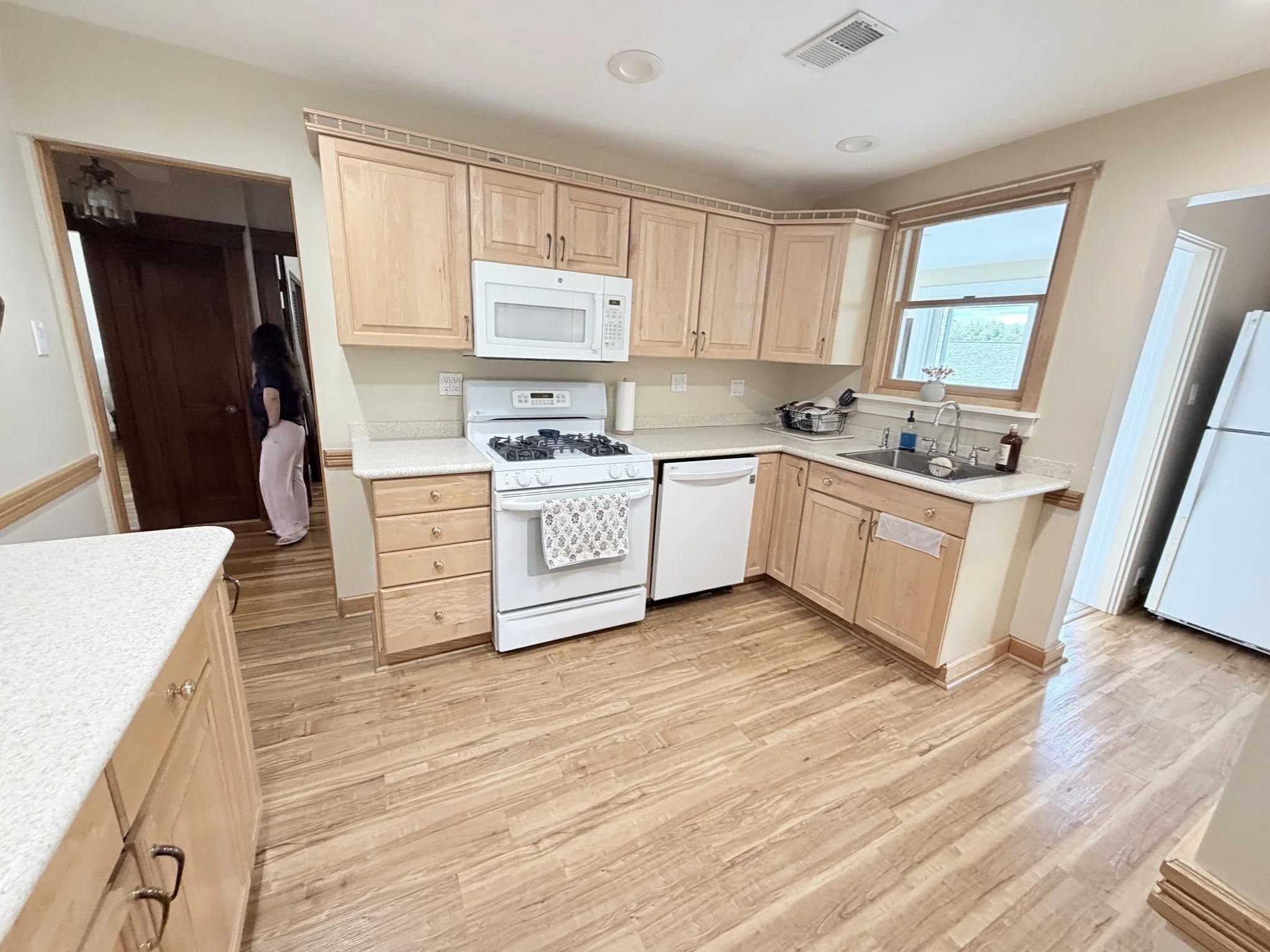 4 bed, 2 bath apartment for rent at 48 Trapelo Unit 2, Brighton — photo 5 of 25