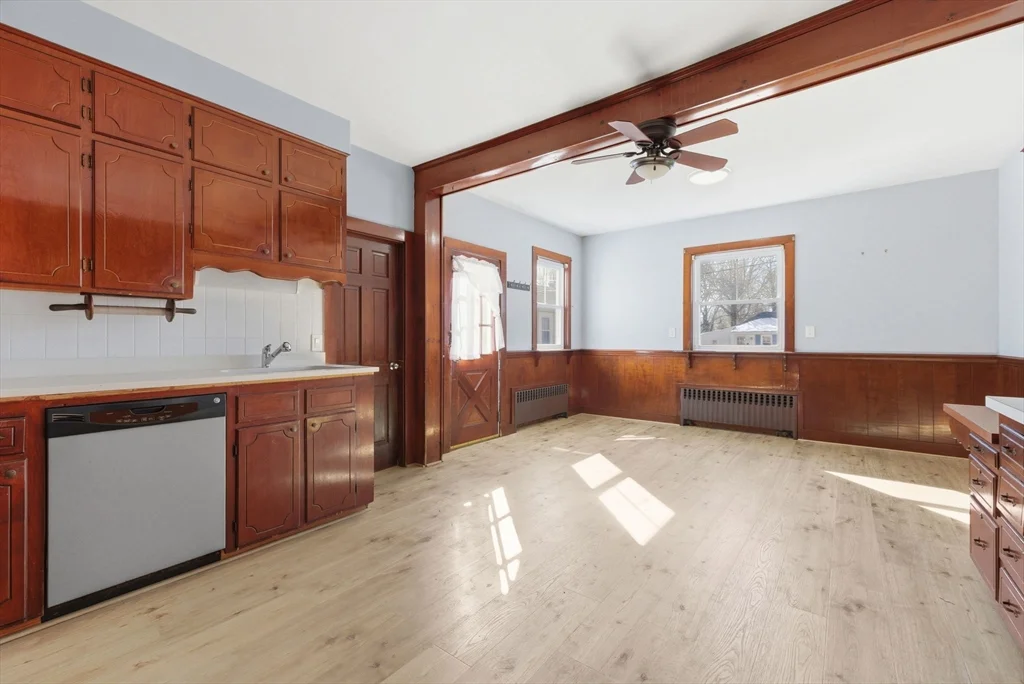 4 bed, 1 bath apartment for rent at 48 Walker St Unit A, Falmouth (village) — photo 11 of 28