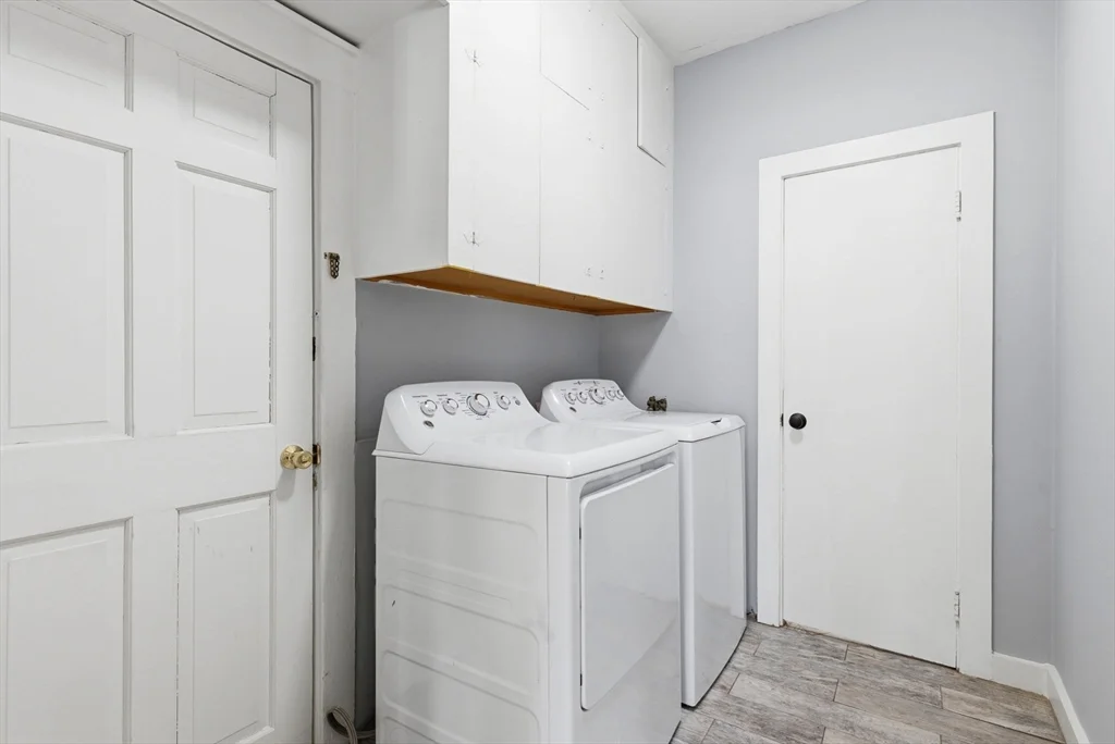 4 bed, 1 bath apartment for rent at 48 Walker St Unit A, Falmouth (village) — photo 16 of 28
