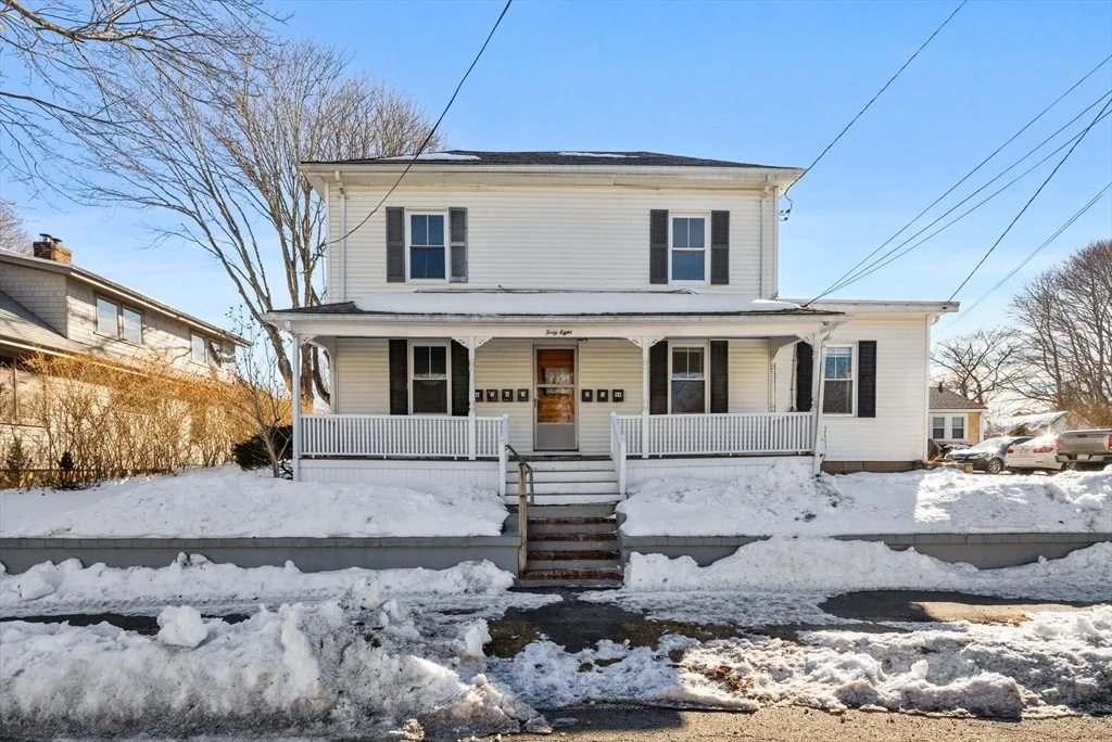 4 bed, 1 bath apartment for rent at 48 Walker St Unit A, Falmouth (village) — photo 1 of 28