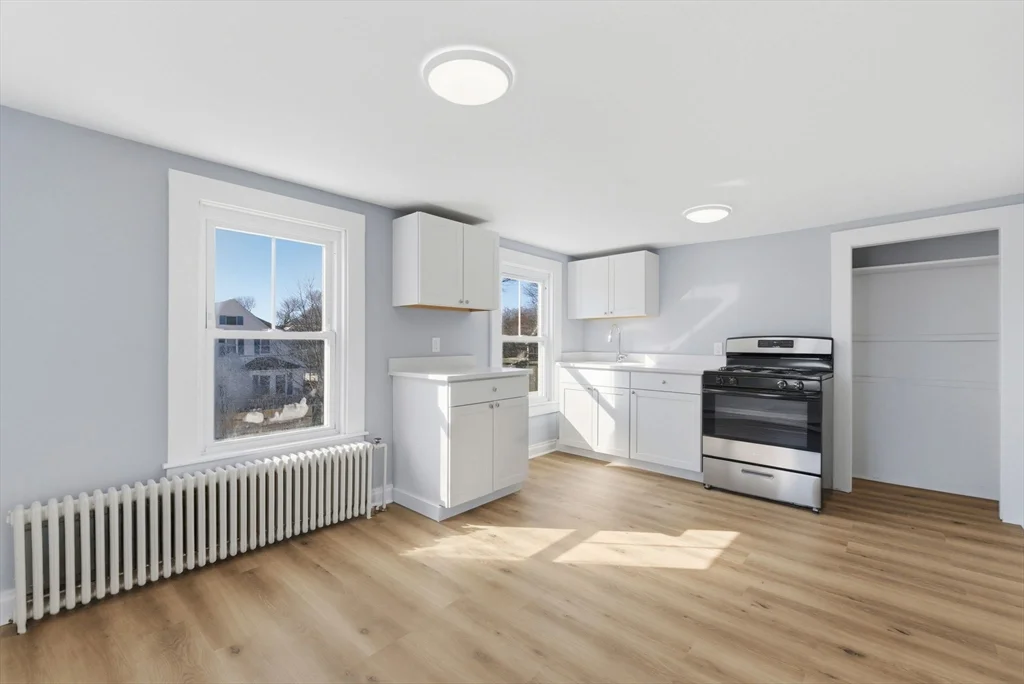 1 bed, 1 bath apartment for rent at 48 Walker St Unit B, Falmouth (village) — photo 3 of 9