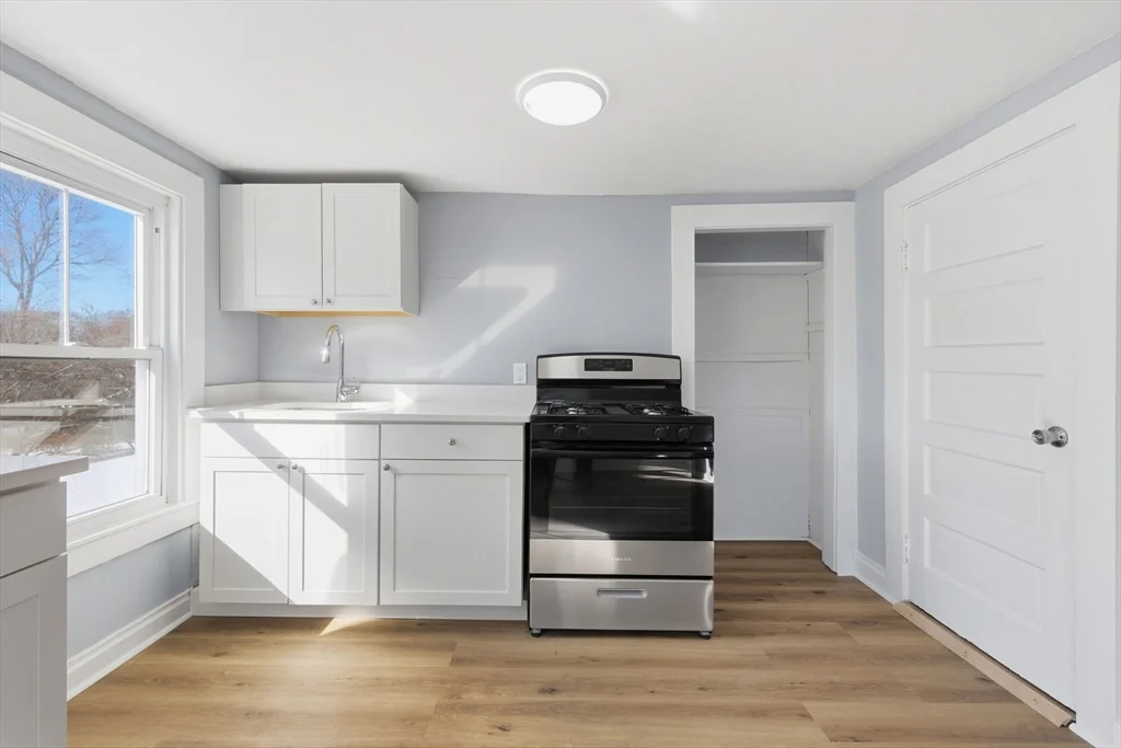 1 bed, 1 bath apartment for rent at 48 Walker St Unit B, Falmouth (village) — photo 6 of 9