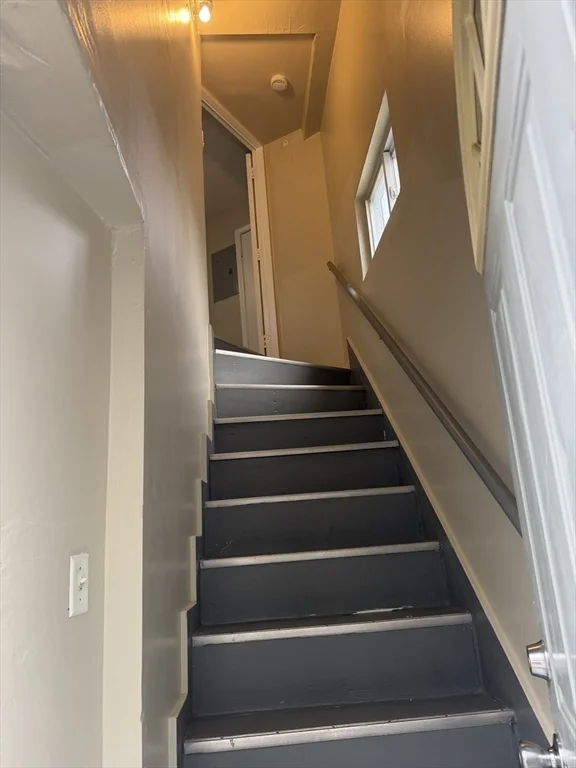 3 bed, 1 bath apartment for rent at 48 Wamesit St Unit 2, Lowell — photo 13 of 14