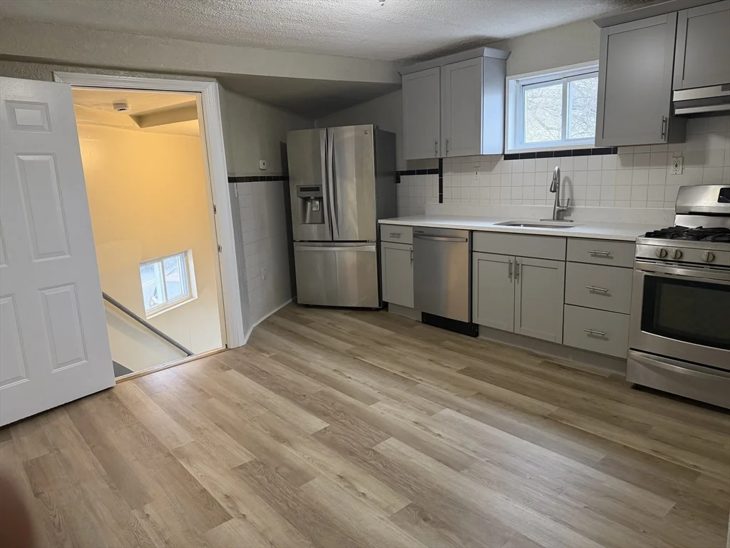 3 bed, 1 bath apartment for rent at 48 Wamesit St Unit 2, Lowell — photo 6 of 14