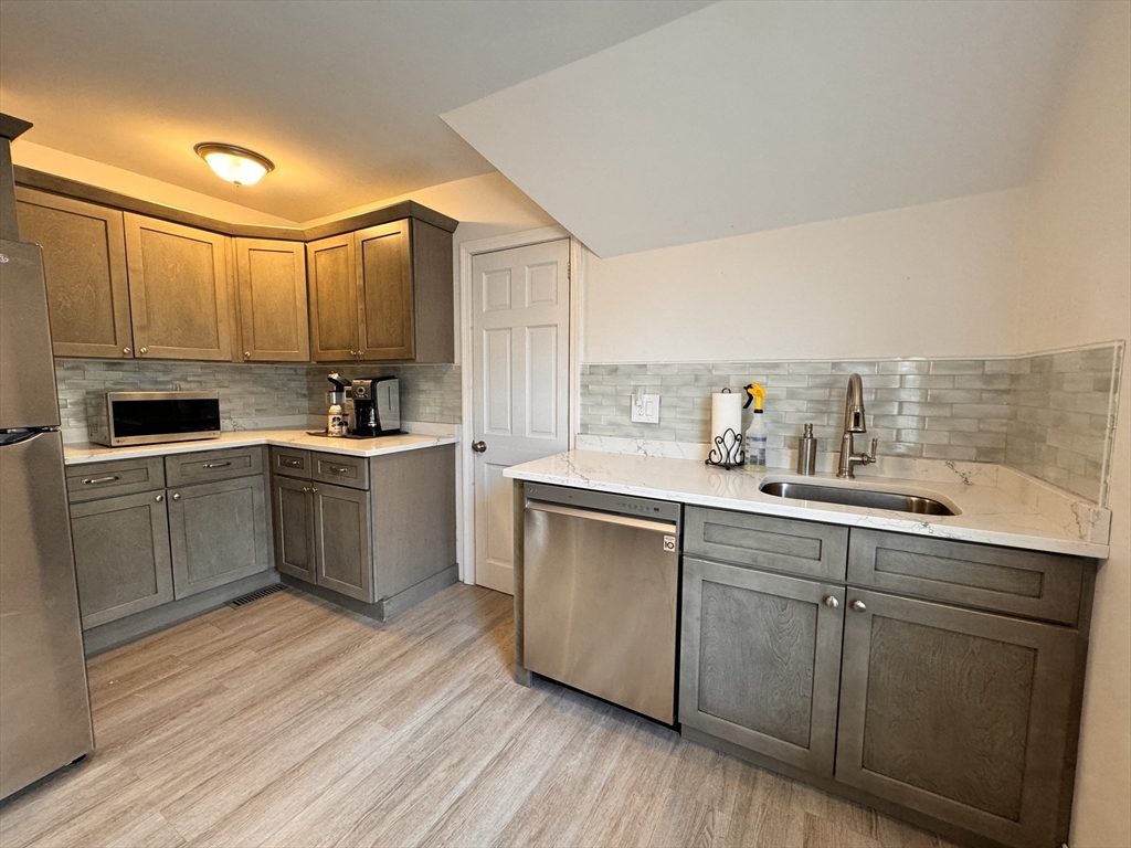 1 bed, 1 bath apartment for rent at 48 Webber St Unit 2, Malden — photo 4 of 20