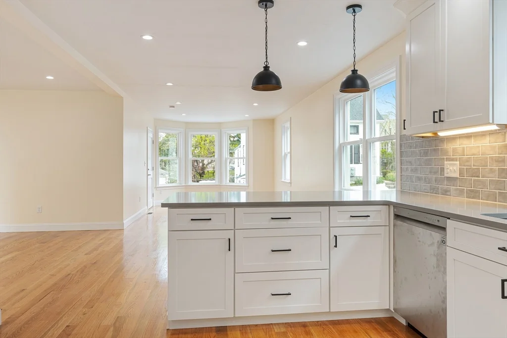 3 bed, 2 bath apartment for rent at 48 West Tremlett St Unit 1, Dorchester — photo 4 of 20