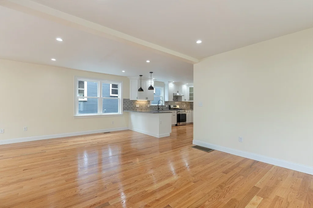 3 bed, 2 bath apartment for rent at 48 West Tremlett St Unit 1, Dorchester — photo 6 of 20