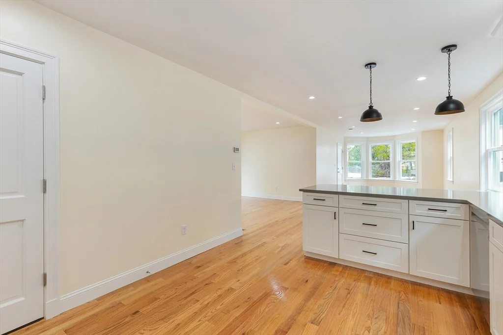 3 bed, 2 bath apartment for rent at 48 West Tremlett Unit 2, Dorchester — photo 3 of 22