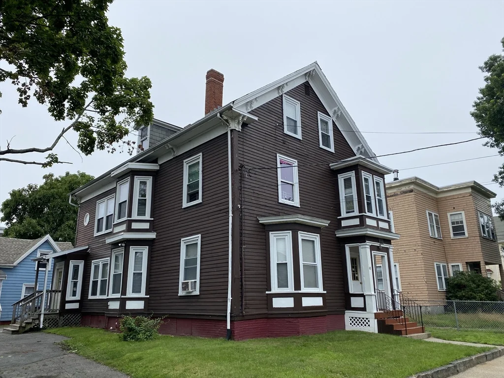 3 bed, 1 bath apartment for rent at 48 Whiting Unit 1, Lynn — photo 1 of 8