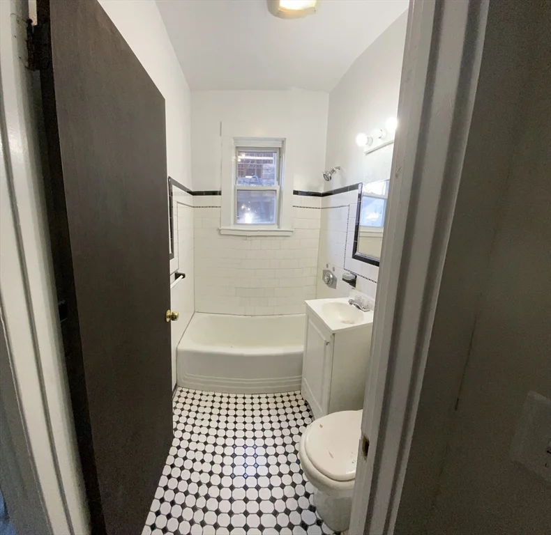 3 bed, 1 bath apartment for rent at 48 Whiting Unit 1, Lynn — photo 8 of 8