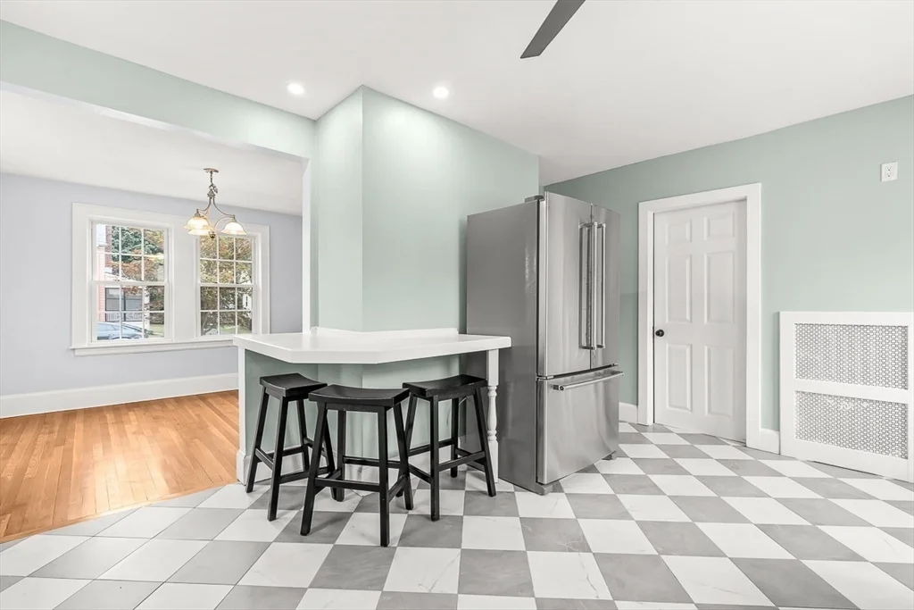 3 bed, 1 bath apartment for rent at 48 Whitney Rd, Lawrence Estates — photo 12 of 21
