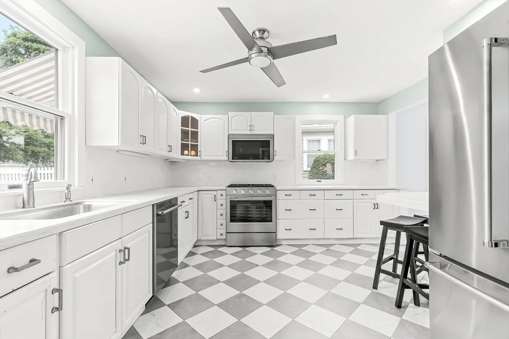 3 bed, 1 bath apartment for rent at 48 Whitney Rd, Lawrence Estates — photo 11 of 21