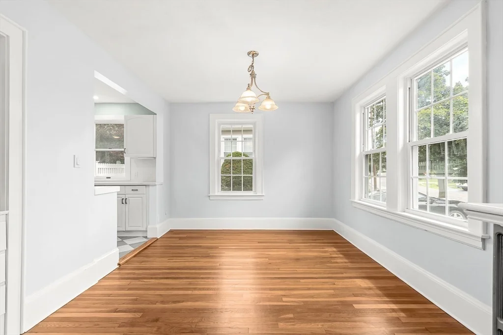 3 bed, 1 bath apartment for rent at 48 Whitney Rd, Lawrence Estates — photo 9 of 21