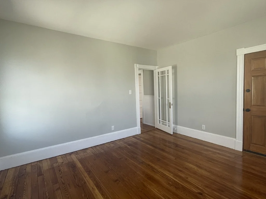 3 bed, 1 bath apartment for rent at 48 Woodlawn St Unit 2, New Bedford — photo 16 of 17