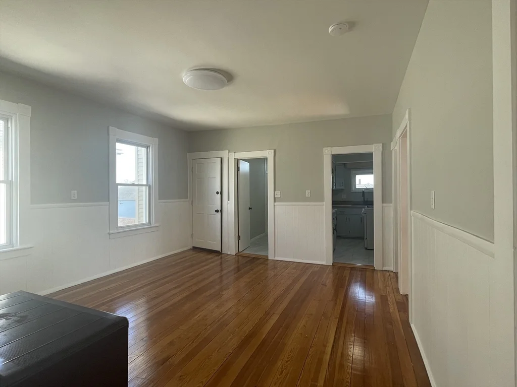 3 bed, 1 bath apartment for rent at 48 Woodlawn St Unit 2, New Bedford — photo 14 of 17