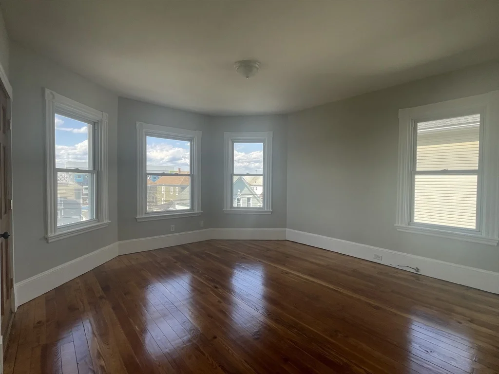 3 bed, 1 bath apartment for rent at 48 Woodlawn St Unit 2, New Bedford — photo 17 of 17