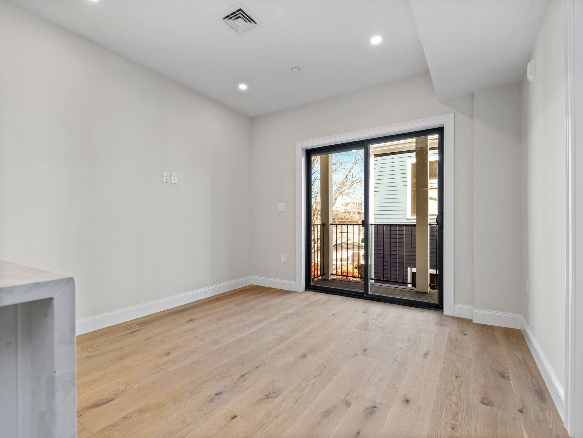 4 bed, 2 bath apartment for rent at 48 Woodward St Unit 2, South Boston — photo 5 of 19