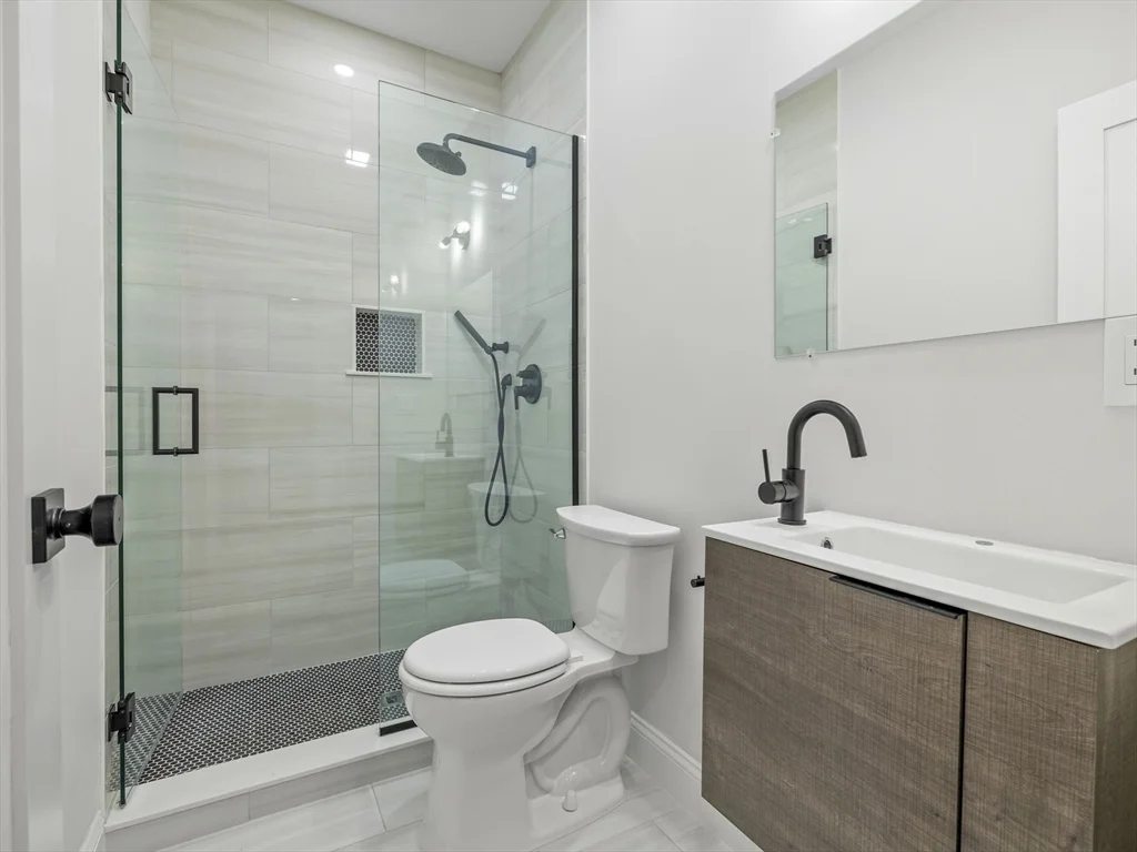 5 bed, 2.5 bath apartment for rent at 48 Woodward St Unit R, South Boston