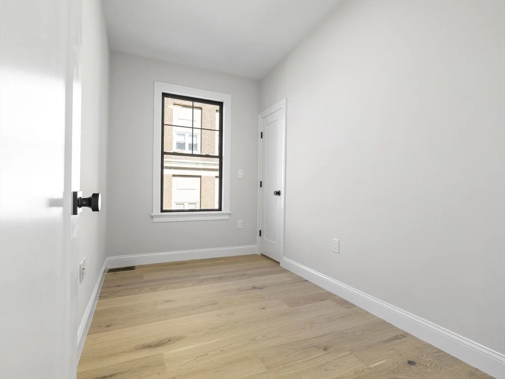5 bed, 2.5 bath apartment for rent at 48 Woodward St Unit R, South Boston — photo 13 of 31