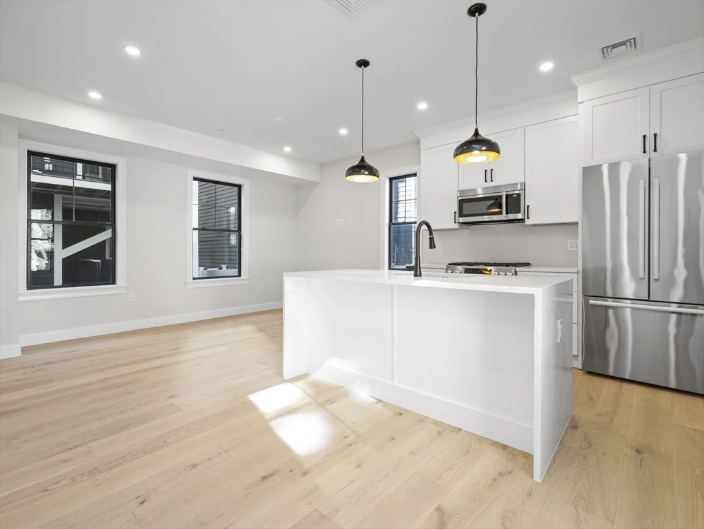 5 bed, 2.5 bath apartment for rent at 48 Woodward St Unit R, South Boston — photo 10 of 31