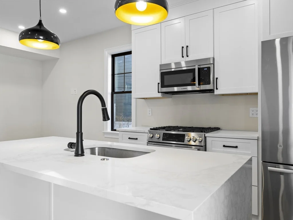 5 bed, 2.5 bath apartment for rent at 48 Woodward St Unit R, South Boston — photo 16 of 31