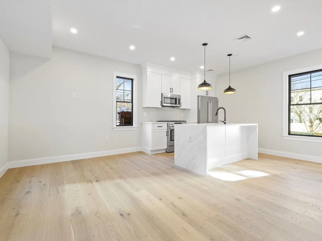 5 bed, 2.5 bath apartment for rent at 48 Woodward St Unit R, South Boston — photo 7 of 31