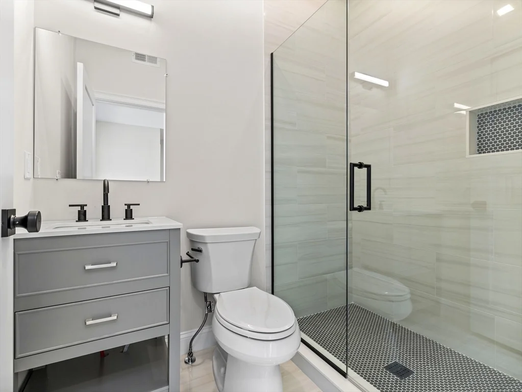 4 bed, 2 bath apartment for rent at 48 Woodward Unit 3, South Boston — photo 10 of 20