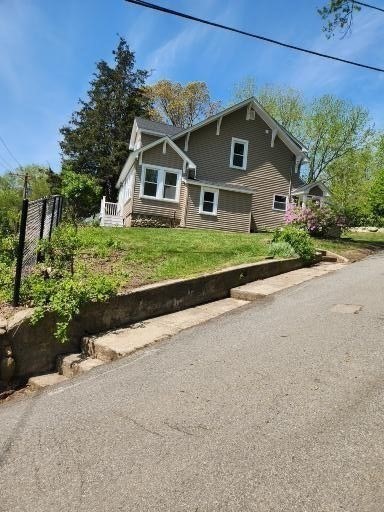 3 bed, 2 bath apartment for rent at 480 Amesbury Rd, Haverhill — photo 2 of 31