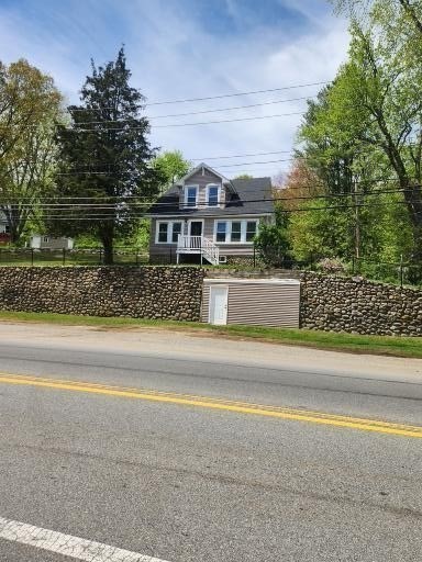 3 bed, 2 bath apartment for rent at 480 Amesbury Rd, Haverhill — photo 1 of 31