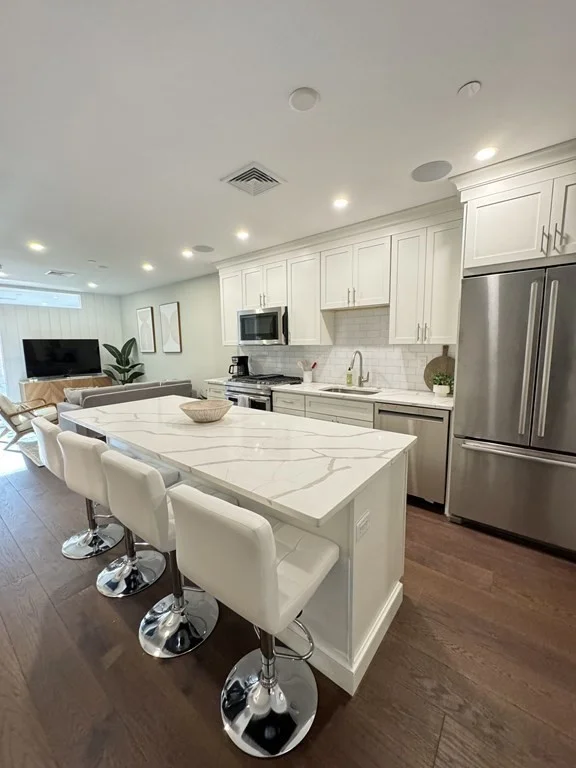 3 bed, 1 bath apartment for rent at 480 W Broadway Unit 201, Boston
