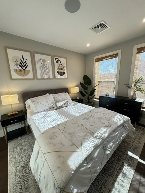 3 bed, 1 bath apartment for rent at 480 W Broadway Unit 201, Boston — photo 5 of 16