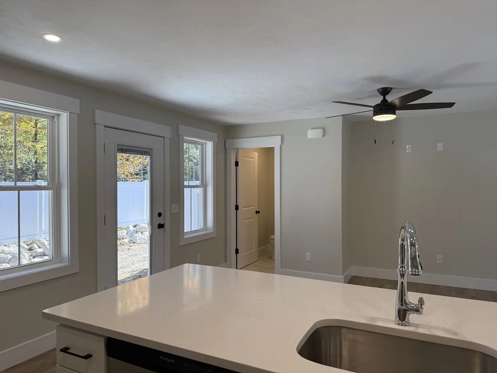 1 bed, 1 bath apartment for rent at 480 Wareham St Unit 10, Middleboro — photo 6 of 19