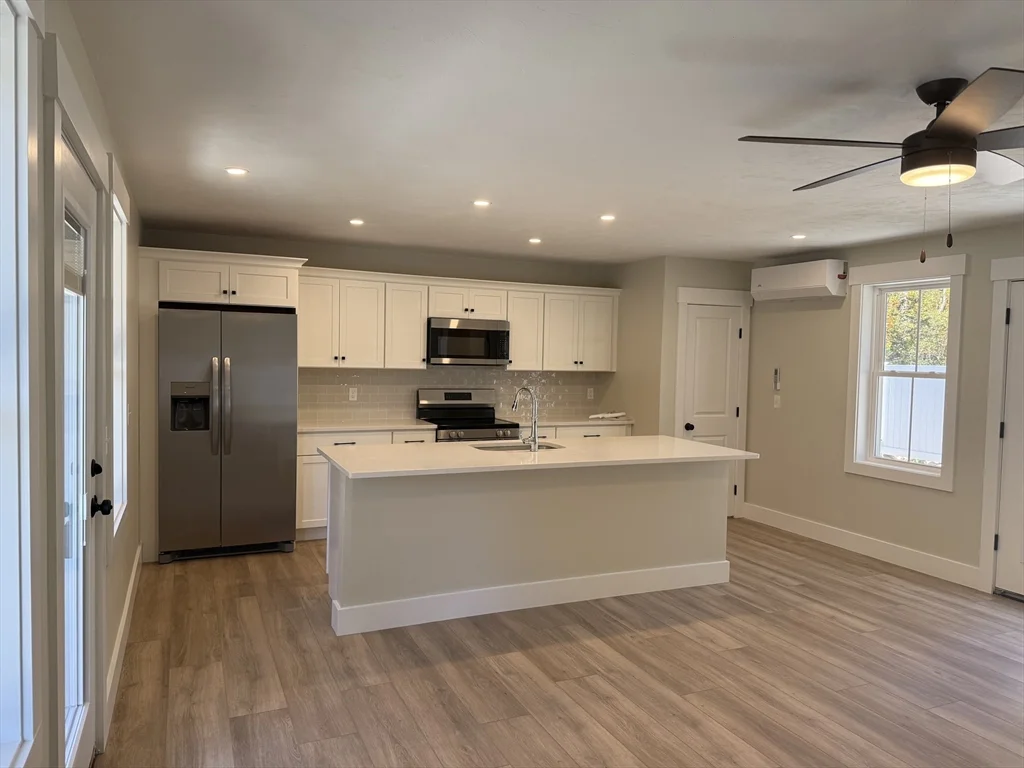 1 bed, 1 bath apartment for rent at 480 Wareham St Unit 10, Middleboro — photo 2 of 19