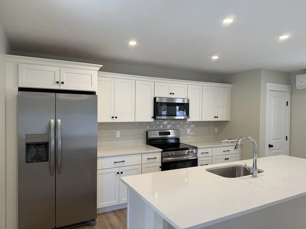 1 bed, 1 bath apartment for rent at 480 Wareham St Unit 12, Middleboro — photo 4 of 19