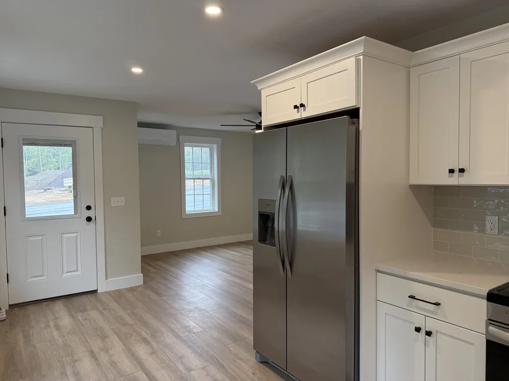 1 bed, 1 bath apartment for rent at 480 Wareham St Unit 14, Middleboro — photo 3 of 17