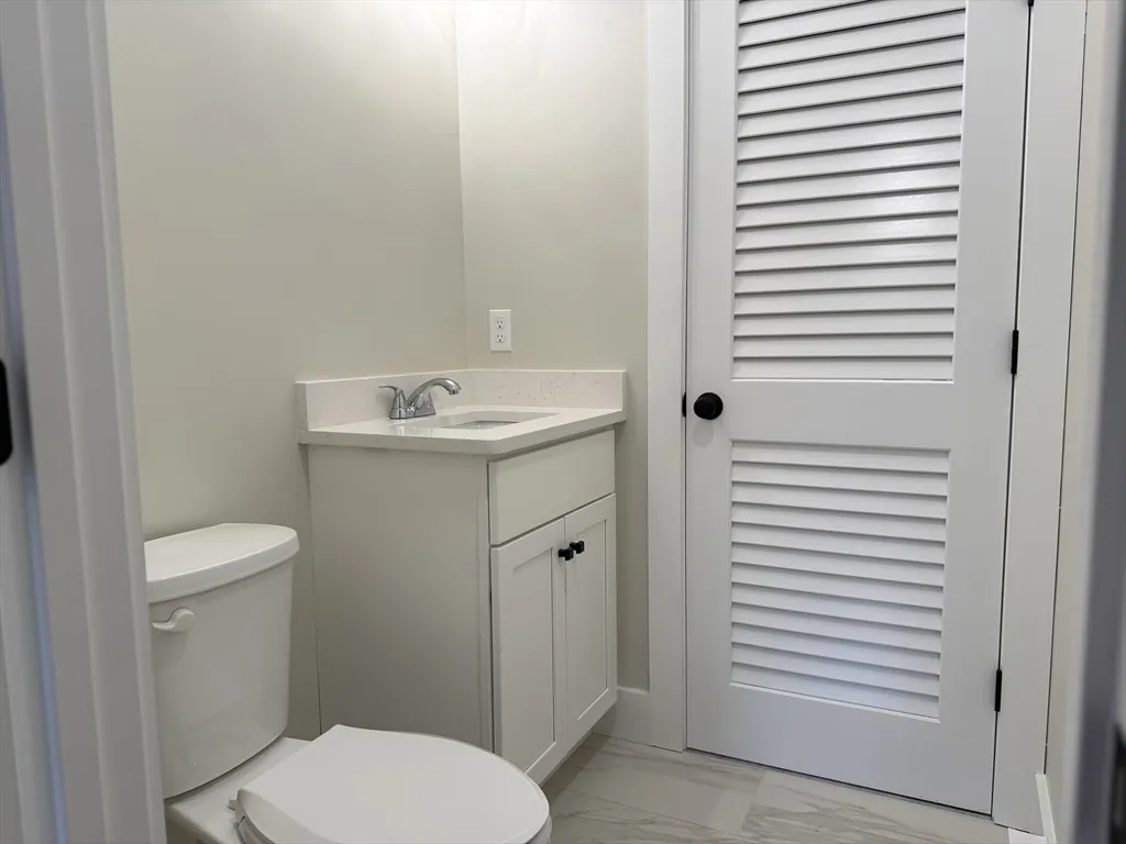 1 bed, 1 bath apartment for rent at 480 Wareham St Unit 14, Middleboro — photo 8 of 17