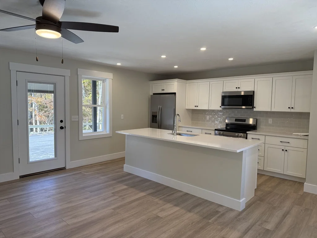 1 bed, 1 bath apartment for rent at 480 Wareham St Unit 22, Middleboro — photo 3 of 19