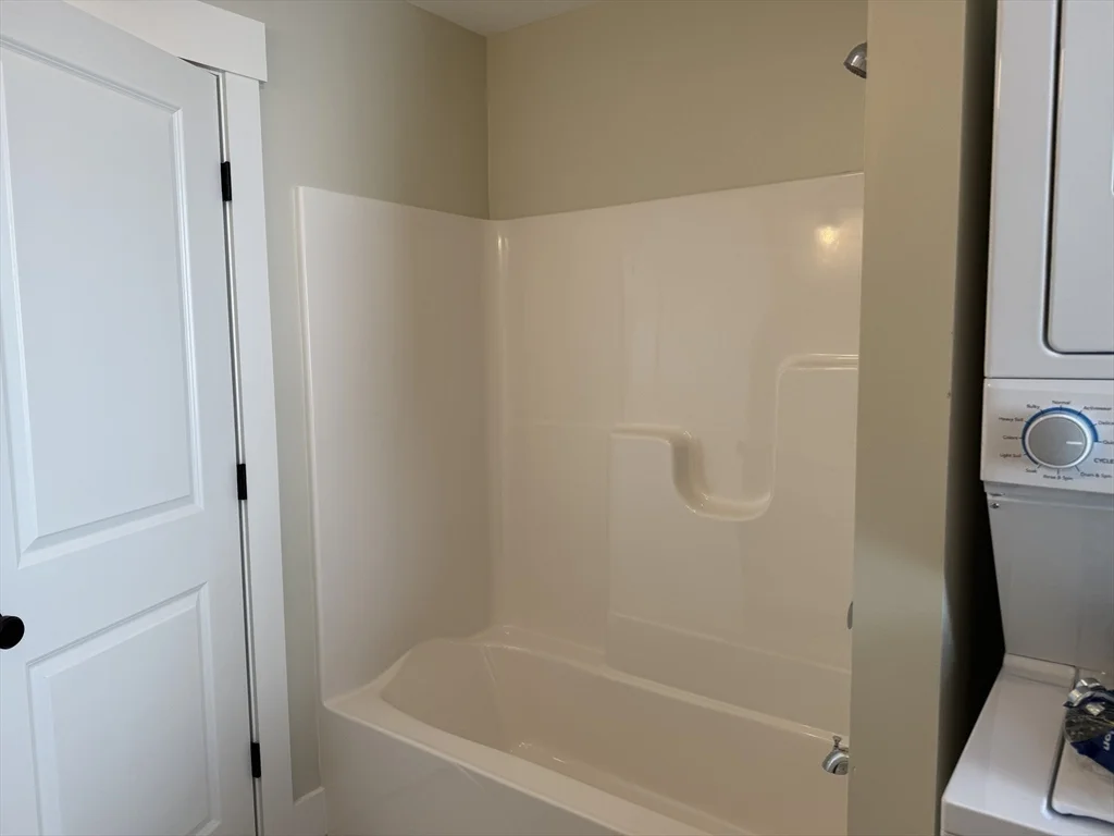 1 bed, 1 bath apartment for rent at 480 Wareham St Unit 22, Middleboro — photo 16 of 19