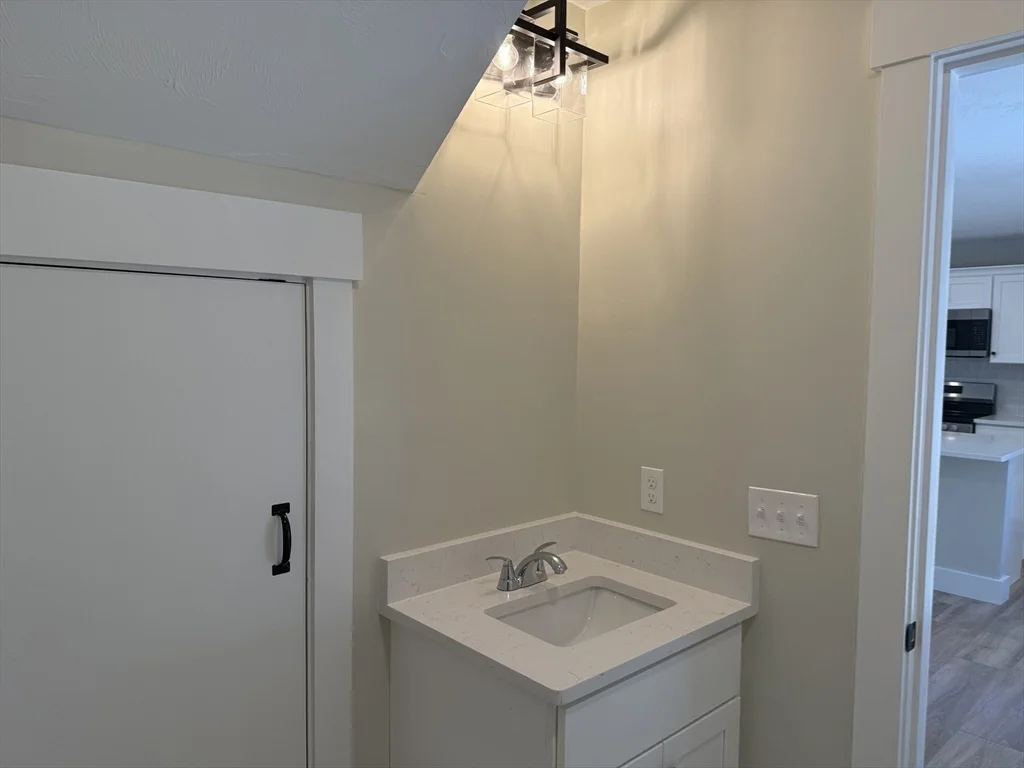 1 bed, 1 bath apartment for rent at 480 Wareham St Unit 22, Middleboro — photo 10 of 19
