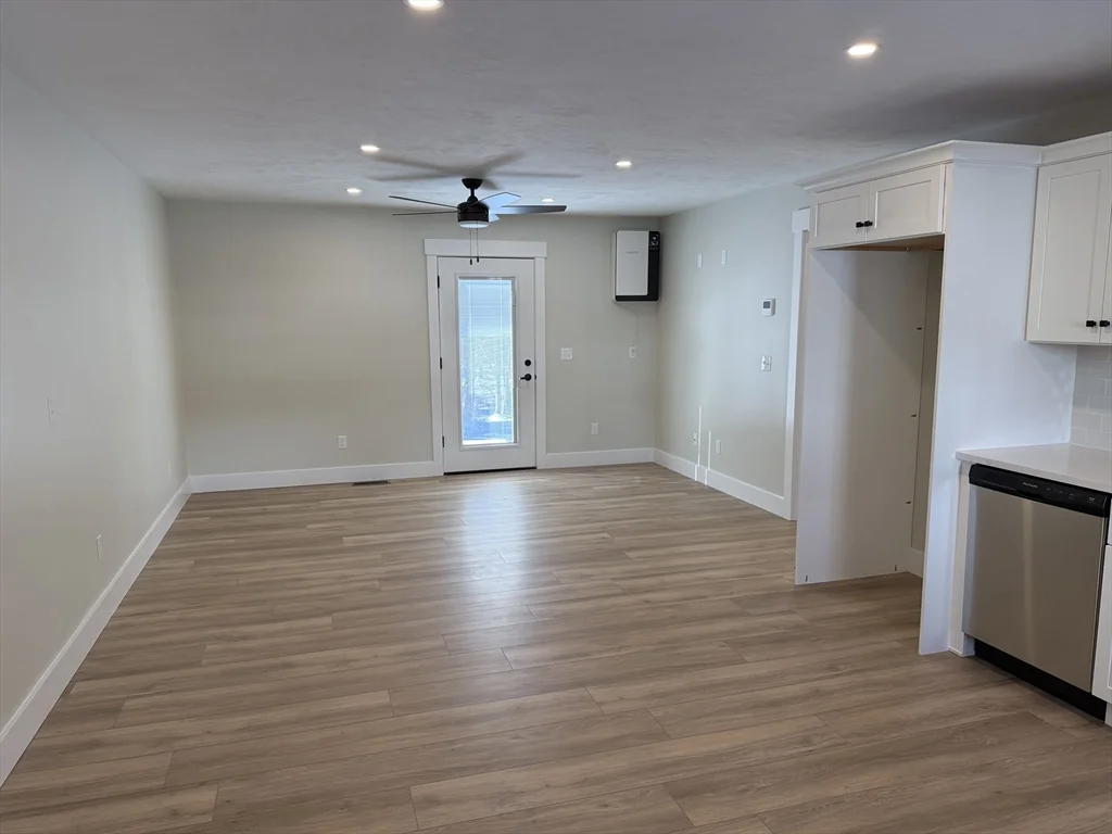 1 bed, 1 bath apartment for rent at 480 Wareham St Unit 31, Middleboro — photo 2 of 15