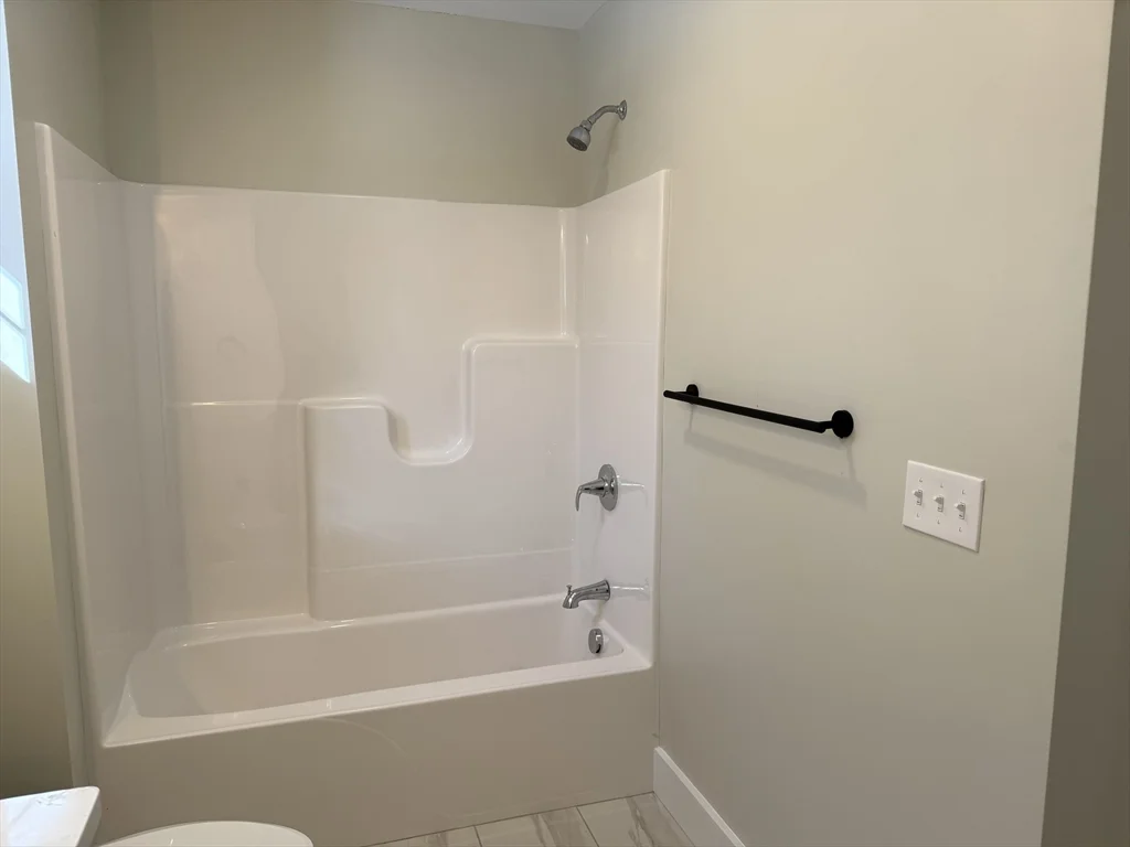 1 bed, 1 bath apartment for rent at 480 Wareham St Unit 31, Middleboro — photo 9 of 15
