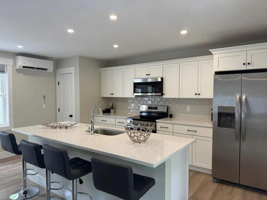 1 bed, 1 bath apartment for rent at 480 Wareham St Unit 34, Middleboro — photo 2 of 19