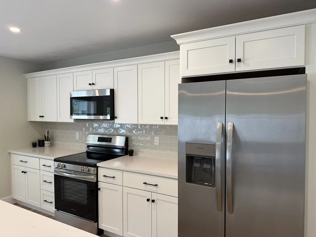 1 bed, 1 bath apartment for rent at 480 Wareham St Unit 34, Middleboro — photo 3 of 19