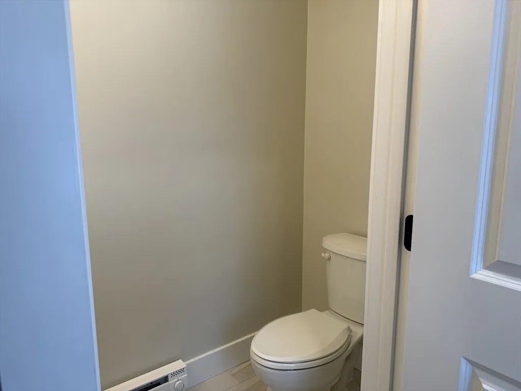 1 bed, 1 bath apartment for rent at 480 Wareham St Unit 6, Middleboro — photo 10 of 18