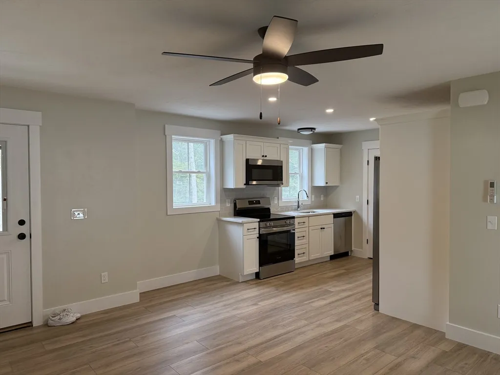 1 bed, 1 bath apartment for rent at 480 Wareham St Unit 6, Middleboro — photo 4 of 18